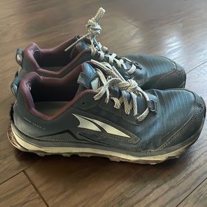 COPY - Women’s Altra shoes lone peak